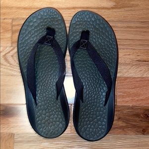 Women’s Chaco flip flops